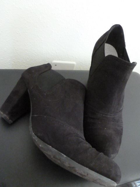 Damenschuhe: Stifelette Velourleder schwarz Gr. 39 – Gebraucht aus Luzern von Ankerli 2