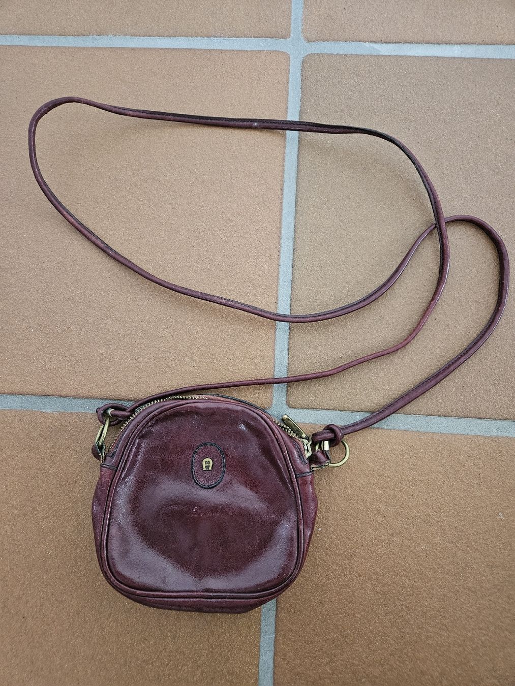 Aigner Taschen für Damen: AIGNER Umhängetasche Vintage  – Gebraucht aus Eschenbach SG von MarThu