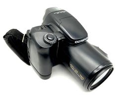 Olympus IS-3000, mit Weitwinkel- und Telekonverter