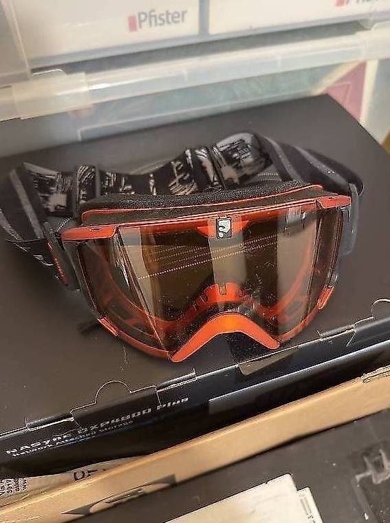 Helme: Snowboard - helmet - glasses - protections – Gebraucht aus Kappel am Albis von simbiosi 3