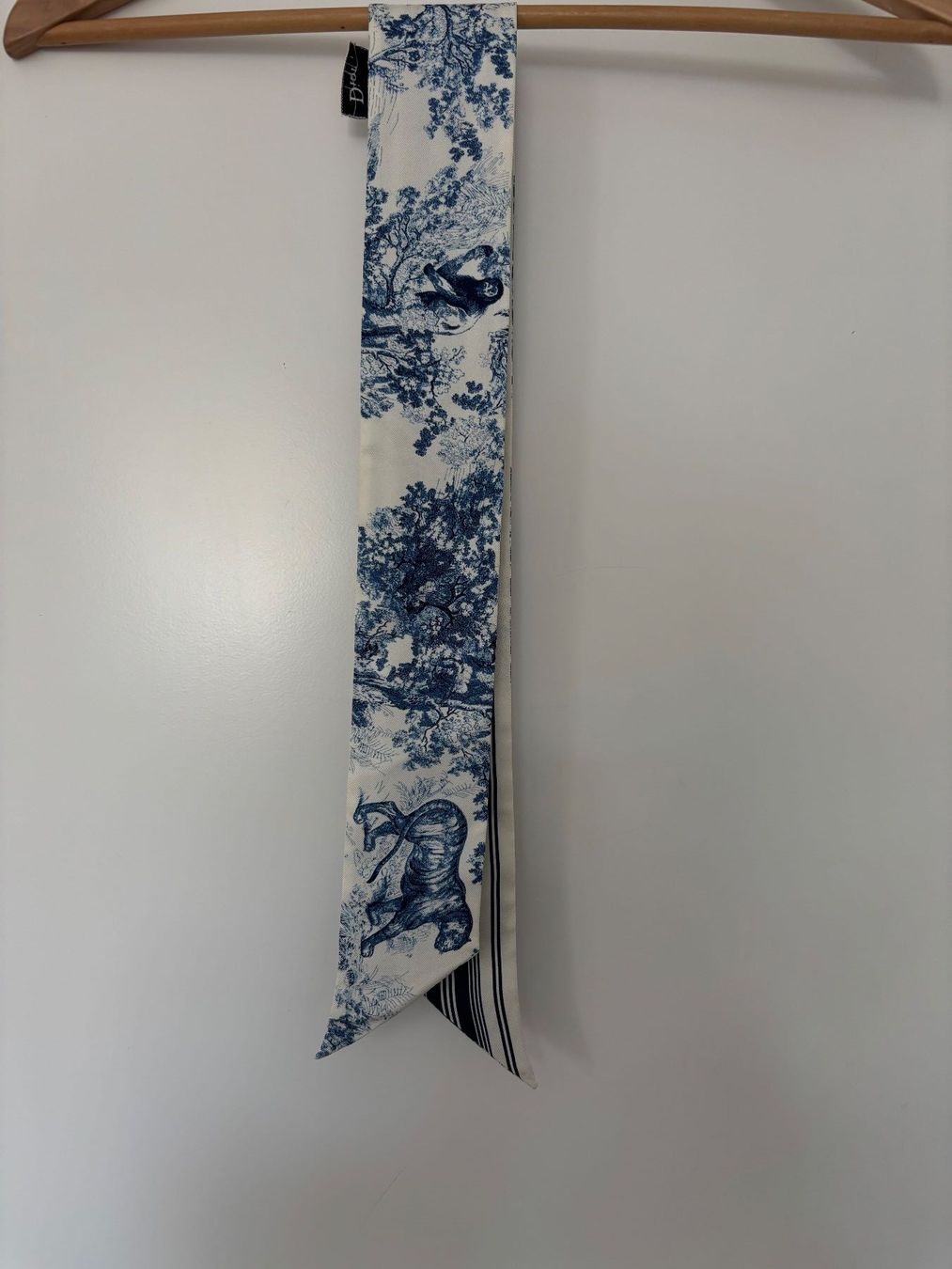 Dior Foulards, Tücher & Schals: DIOR Seiden Twilly 98x6.5cm – Gebraucht aus Herrliberg von mayfi 3