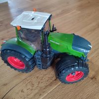 Bruder Fendt 1050 Traktor Spielzeug gut erhalten 