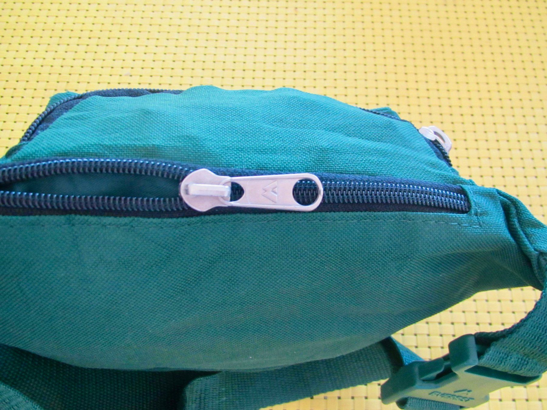 Sacs: SAC BANANE EVEREST – D'occasion à Murten par Selliot 4