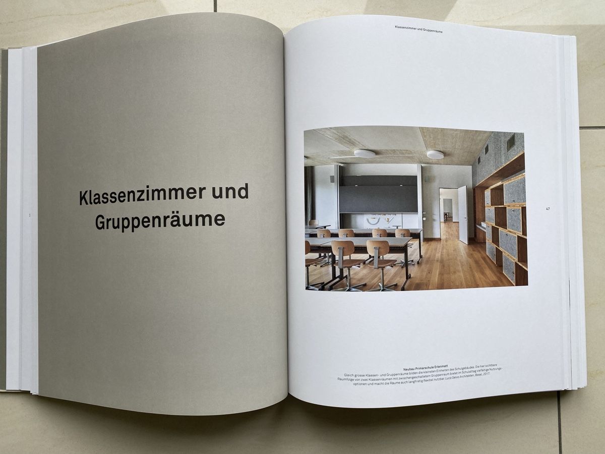 Bücher: Buch Neue Schulräume – Neu (gemäss Beschreibung) aus Eiken von Carcharias 4
