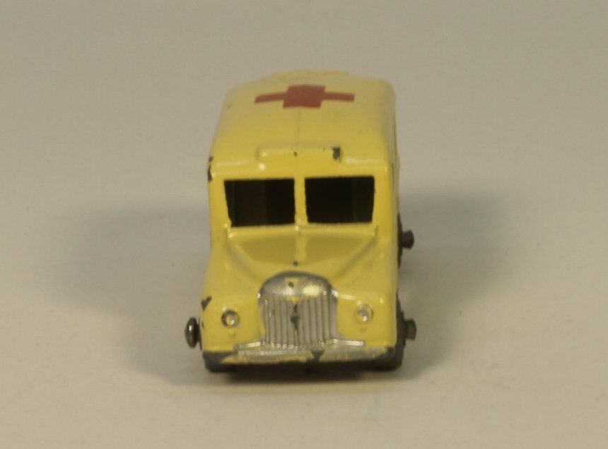 Matchbox Voitures modèles: Matchbox Lesney 14A Daimler Ambulance – D'occasion à Zofingen par Trukli58 2