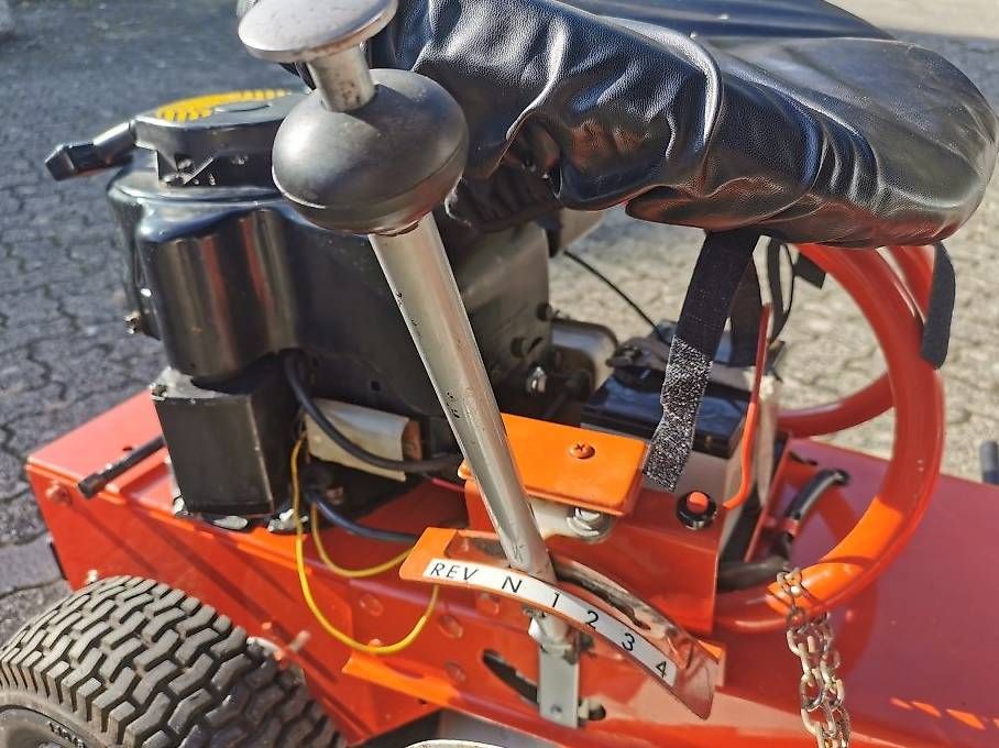 Rasenmäher: Rasenmäher , Arien Fairway Aufsitzrasenmäher, Oldtimer – Gebraucht aus Lausen von 04362 1