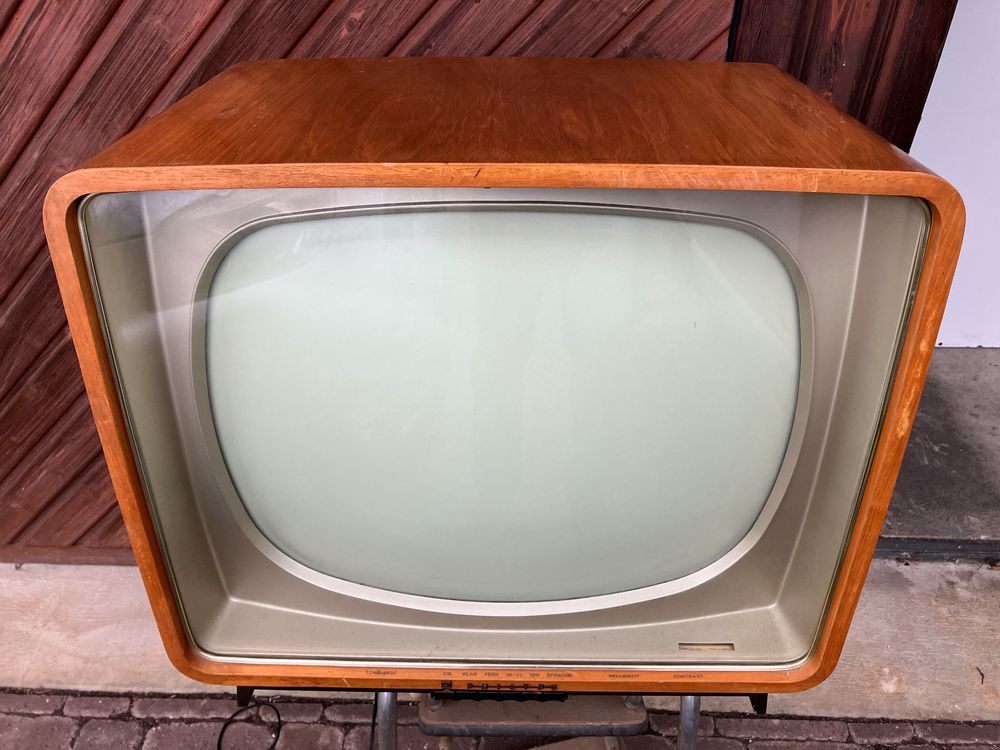 philips-leonardo-vollautomatik-tv-1960-vintage-deko-holz