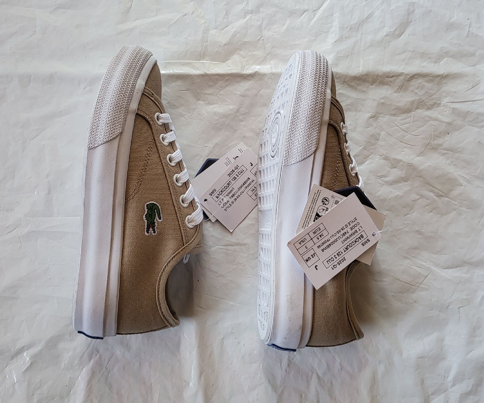 Lacoste Scarpe per ragazze: Lacoste Baskets beiges, taille 34.5, neuf avec étiquette – Nuovo (secondo la descrizione) da Niedergösgen venduto da Eva2410 2