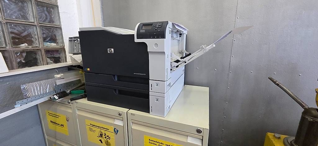 Hewlett Packard Stampanti: Gebrauchter A3 Farblaserdrucker HP M750 – Usato da Reinach AG venduto da Goldtimer