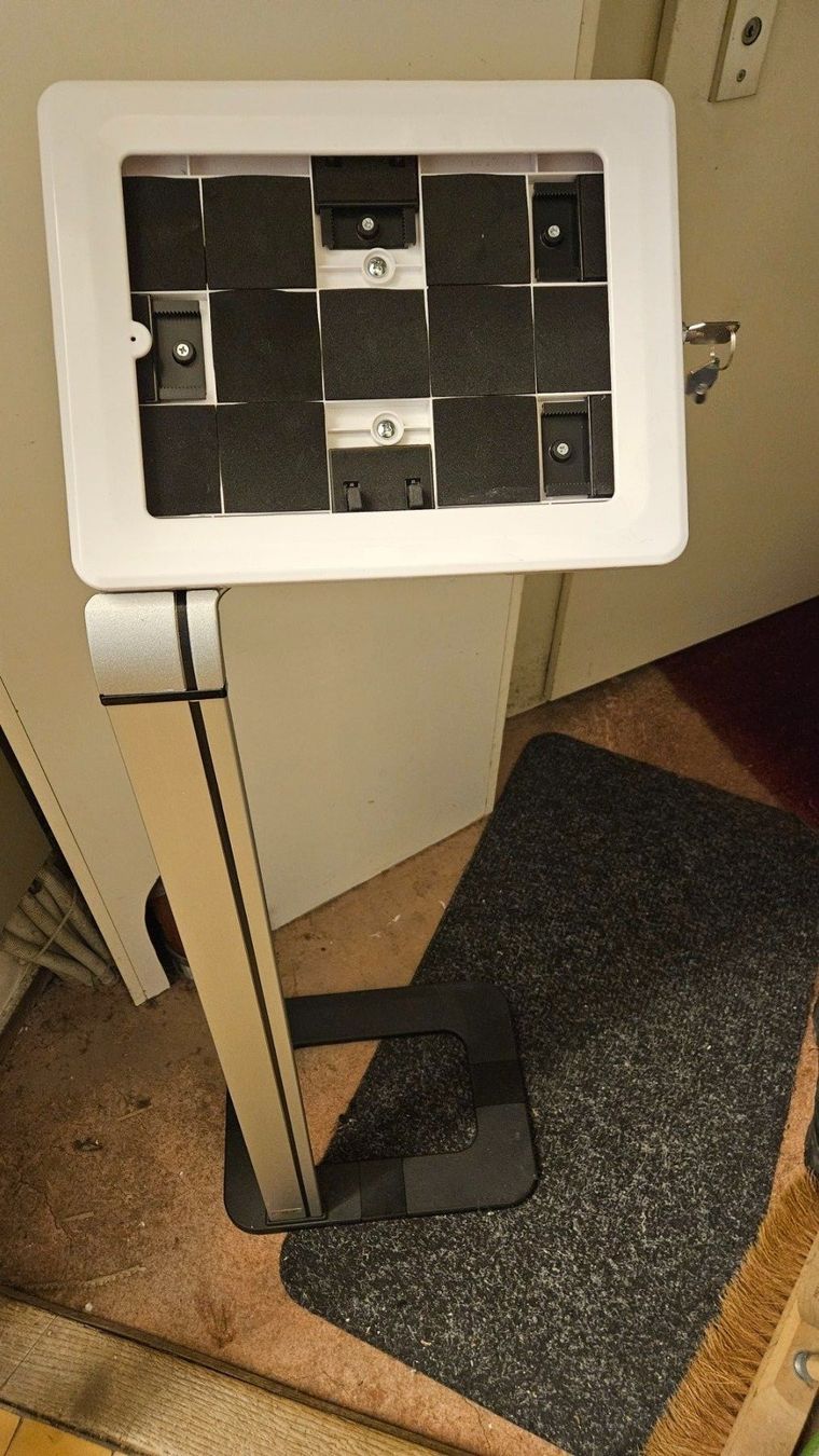 Altro per computer & reti: Tabletständer 10" PDS-5520 Universal – Usato da Pfäffikon ZH venduto da Danielsplace