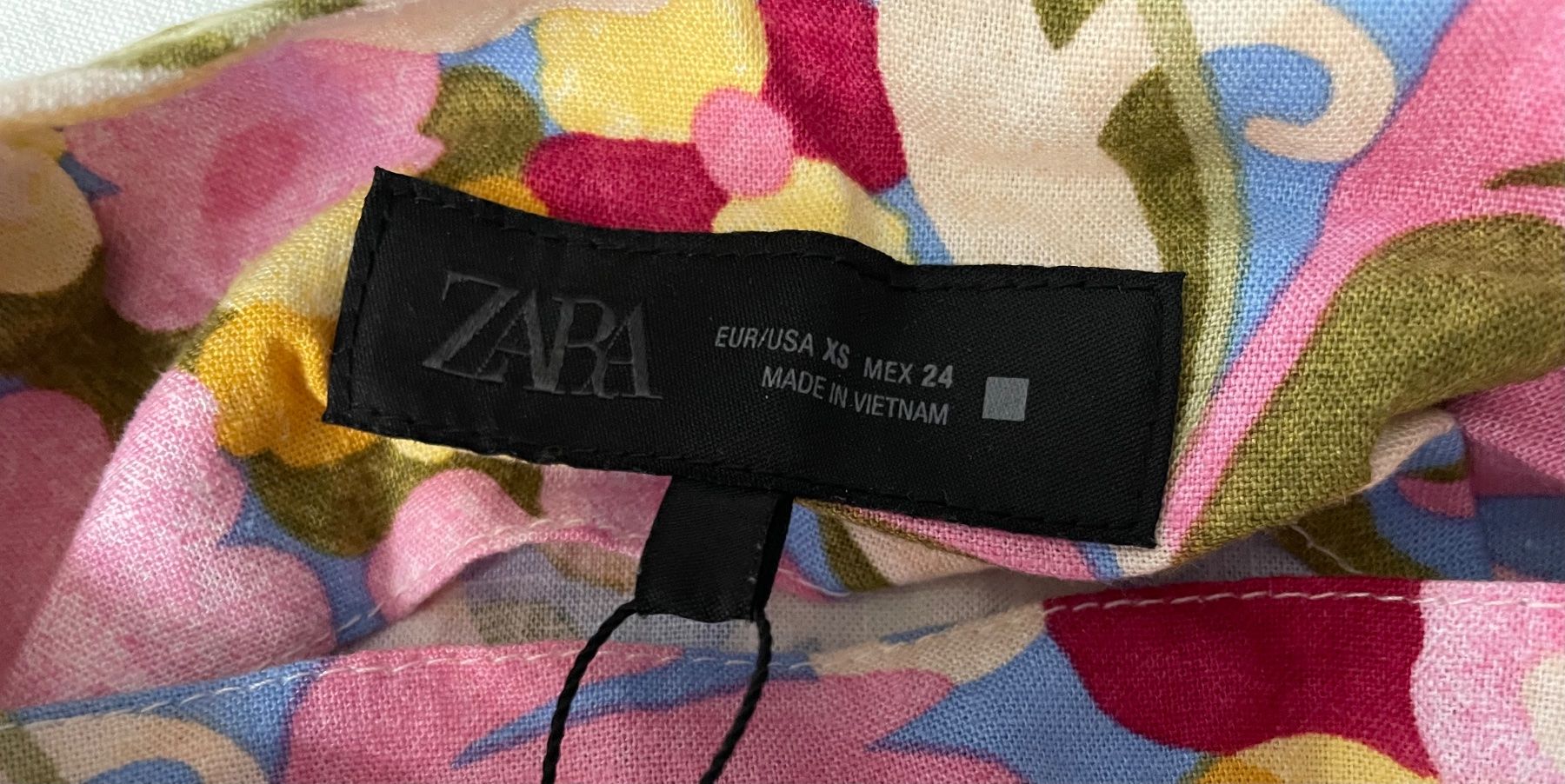 Zara Vestiti: Zara Maxikleid mit Blumenmuster Grösse XS neu – Nuovo (secondo la descrizione) da Winterthur venduto da crave 4