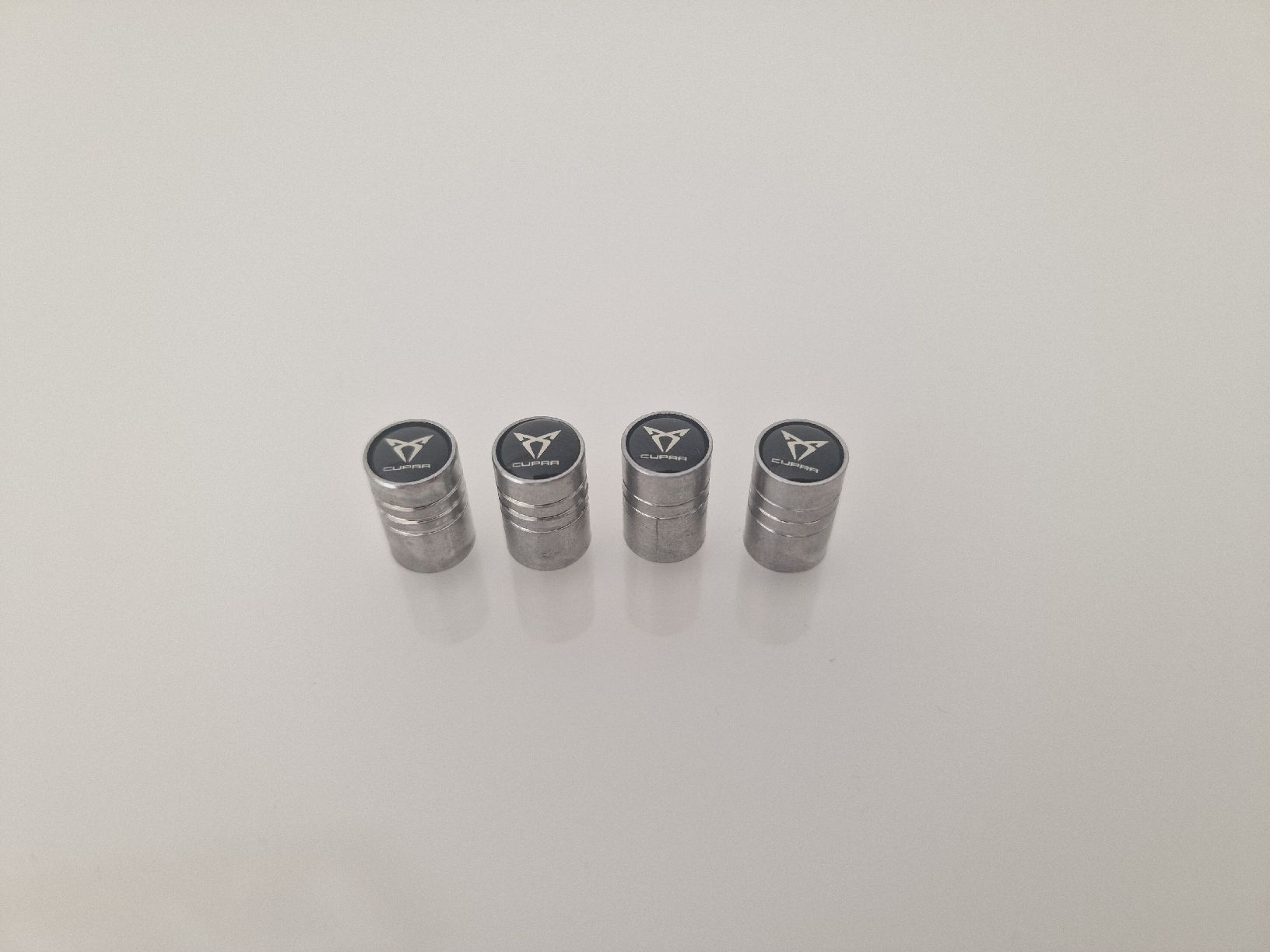 Alle Autoersatzteile: Ventilkappen ( Cupra Logo) chrom – Neu und originalverpackt aus Sissach von  1
