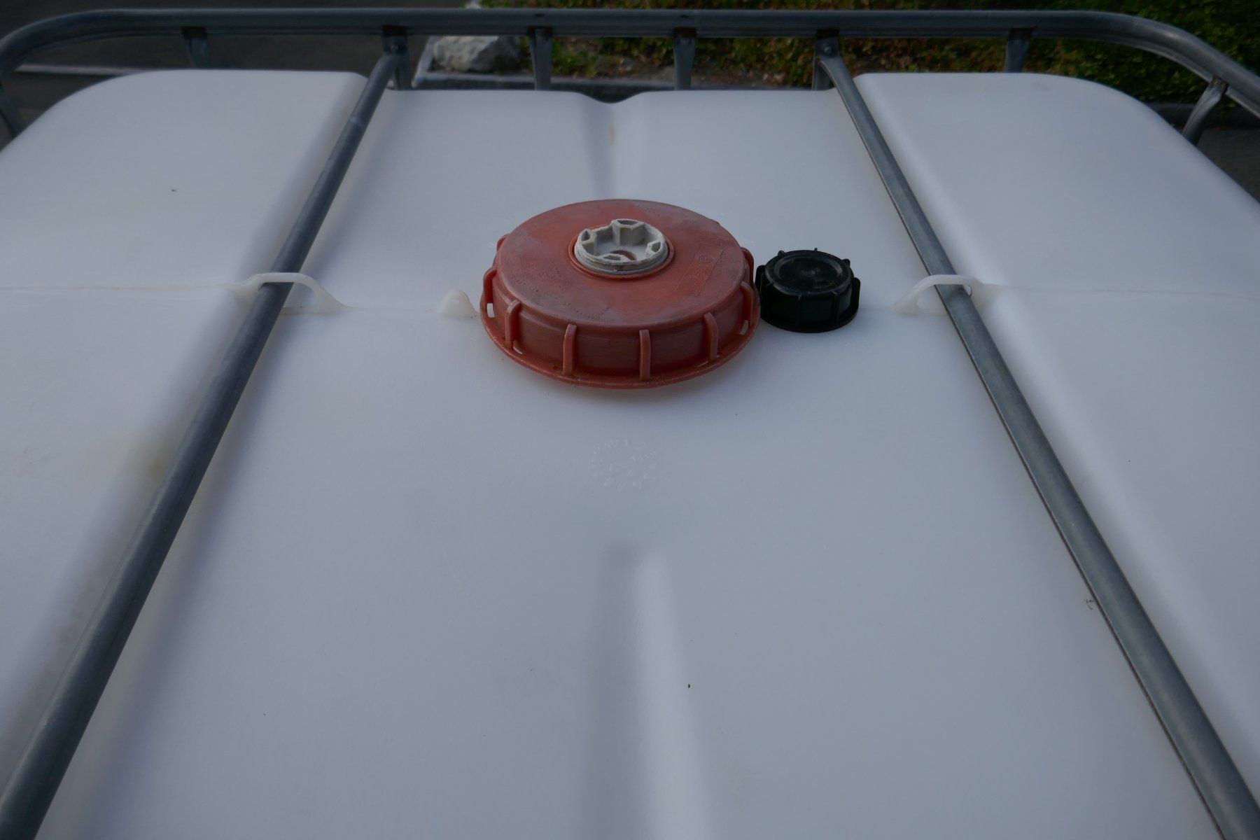 Abbeveratoi e trogoli: IBC-Tank / Wassertank 1000 Liter – Usato da Port venduto da uzuku 6