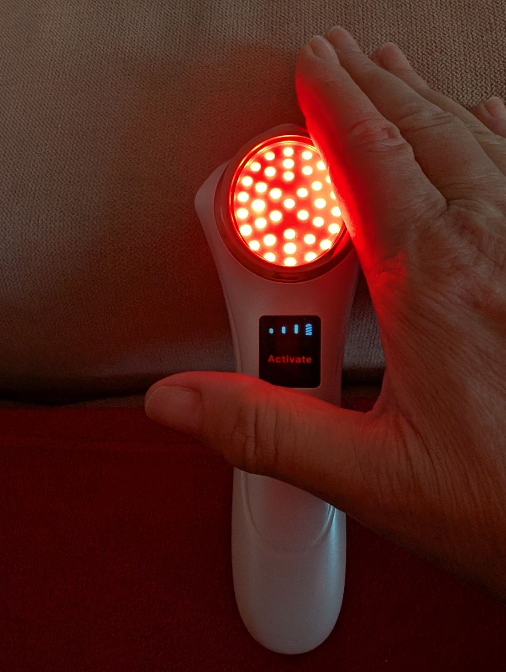 Gesichtspflege: Gesichtspflege-Gerät LED Rot Blau Licht  – Gebraucht aus Biel/Bienne von goodtimes_19 4
