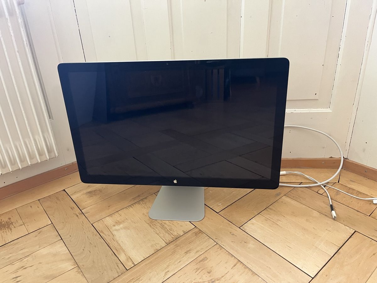 Apple Monitor: Apple Thunderbolt Display – Usato da Zürich venduto da El762