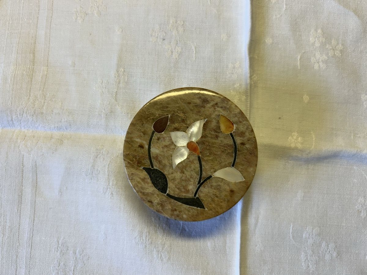 Tutte le decorazioni: Steindöschen mit Blumenmotiv – Usato da Lengnau AG venduto da Mefari