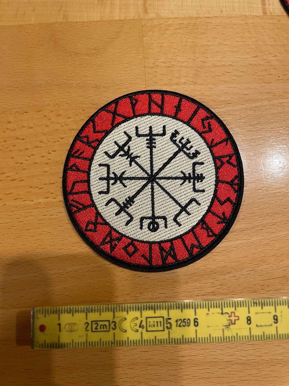 Toppe: Viking Runenkompass Vegvisir Patch Aufnäher Sticker – Nuovo (secondo la descrizione) da Horn venduto da abutre72