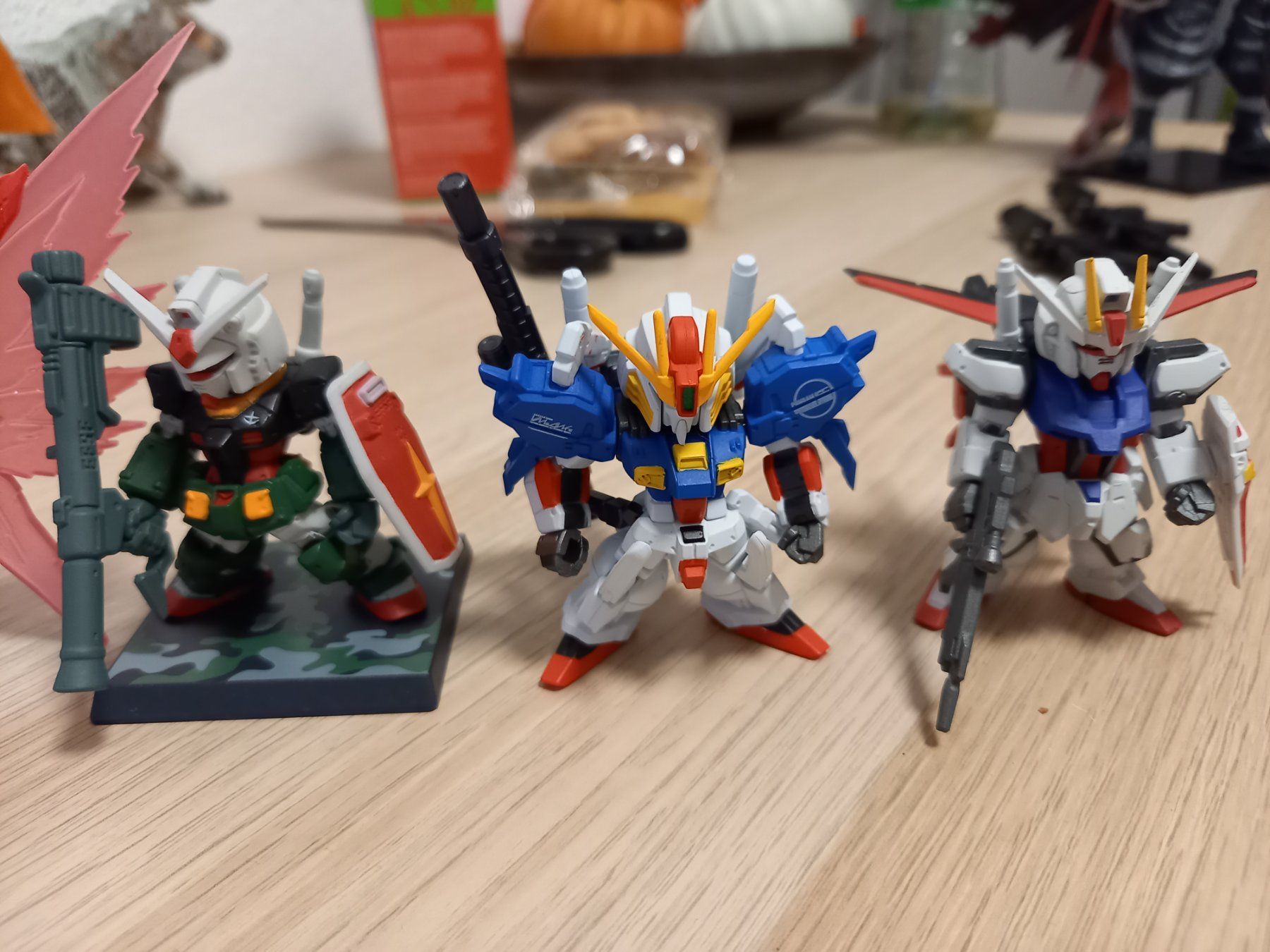 Bandai Kit di modellismo & Modellini statici: Gundam Converge Mini Figures Strike, Destiny, Banshee, RX-78 – Usato da Caslano venduto da mecha_gundam 4