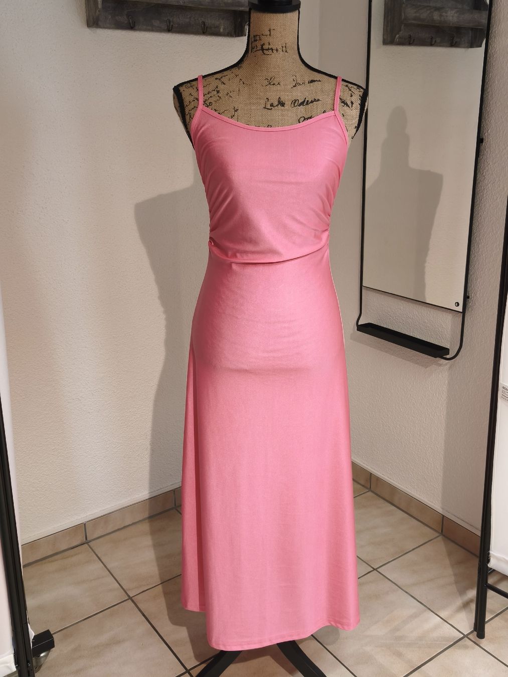 Shein Robes: Kleid SHEIN pink Grösse S neuwertig – Neuf (Voir description) à Emmetten par SecondhandSiska