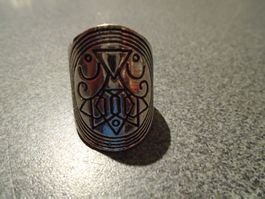 Ring silberfarbig, schwarzes Muster, Dreiecke