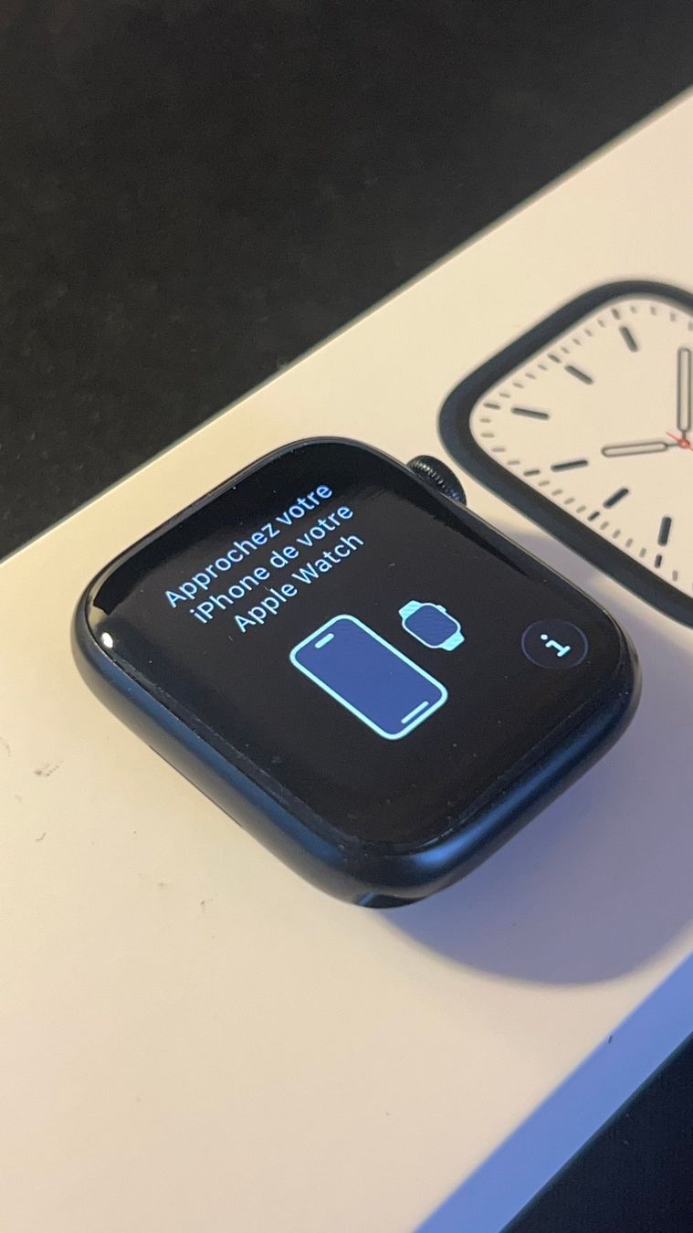 Apple Smartwatch: Apple Watch 7 aluminium - 45mm - Midnight – Usato da Bressaucourt venduto da Sfabrice 2
