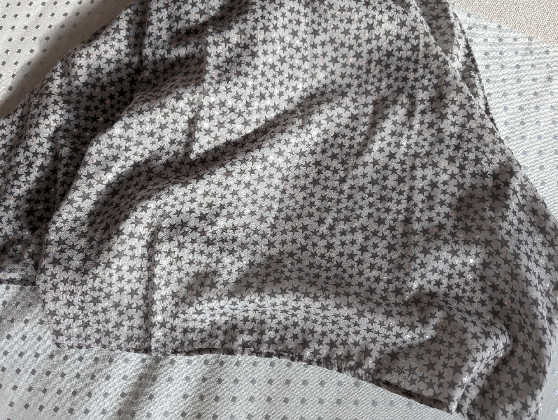 Foulard & Sciarpe: Lightweight star scarf – Usato da Glis venduto da livespringly 2