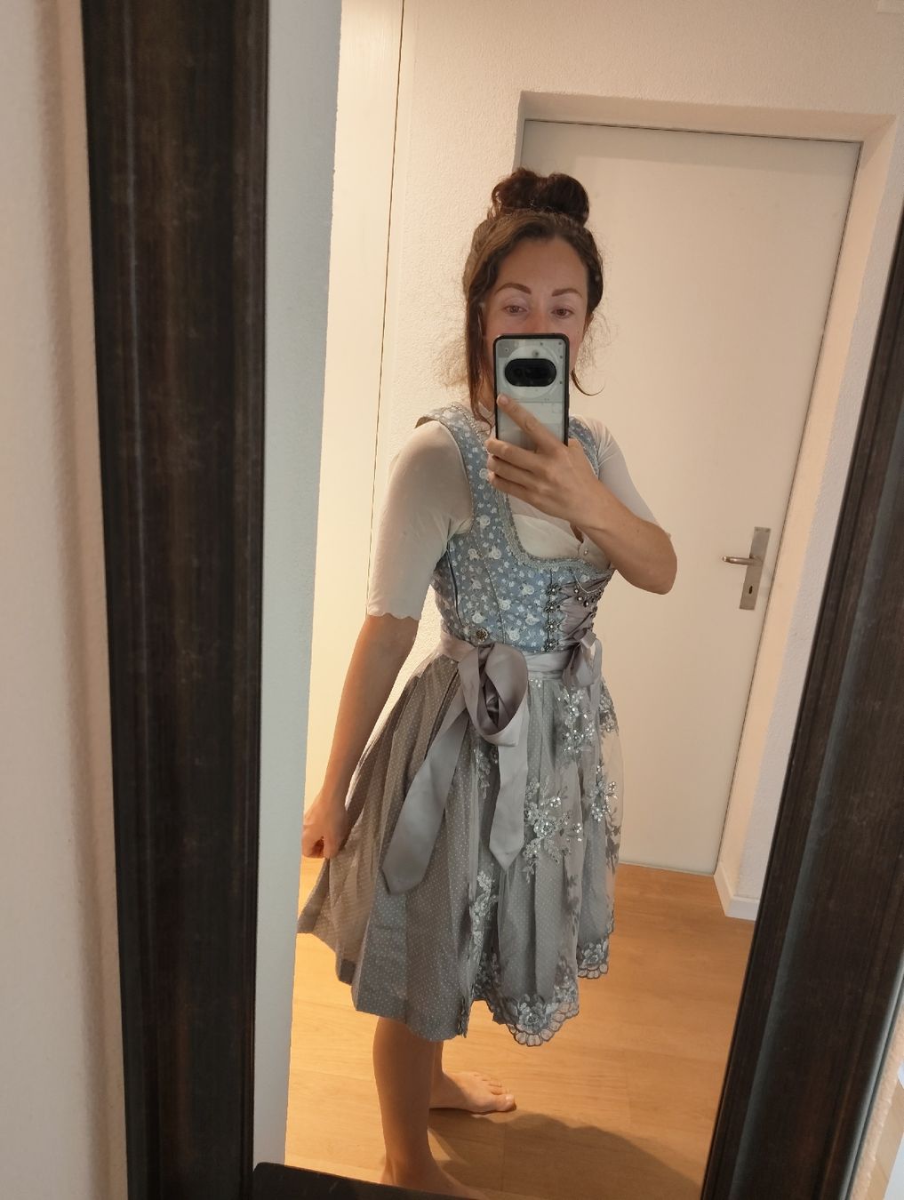Krüger Vestiti: Dirndl marjo Collection light blue floral size 34 – Nuovo (secondo la descrizione) da Kreuzlingen venduto da fix_wx75 1