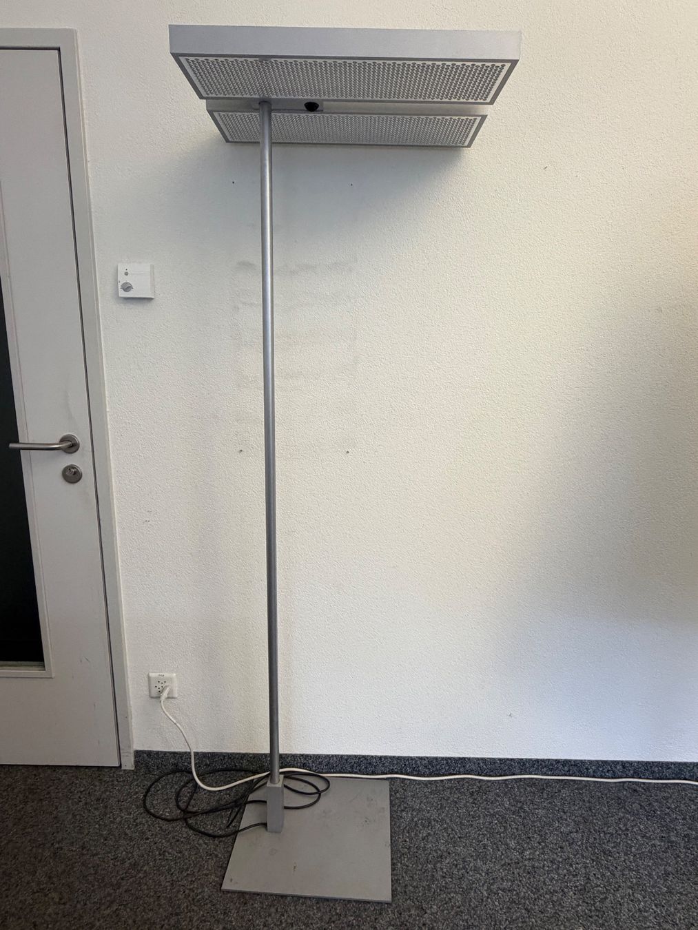 Regent Lampen: Regent Büro-Stehlampe – Gebraucht aus Zürich von hanswieheirii 1