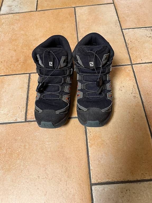 Schuhe für Jungen: Wanderschuhe "Salomon XA pro" Gr. 33, wasserdicht – Gebraucht aus Dübendorf von rut_5b5n