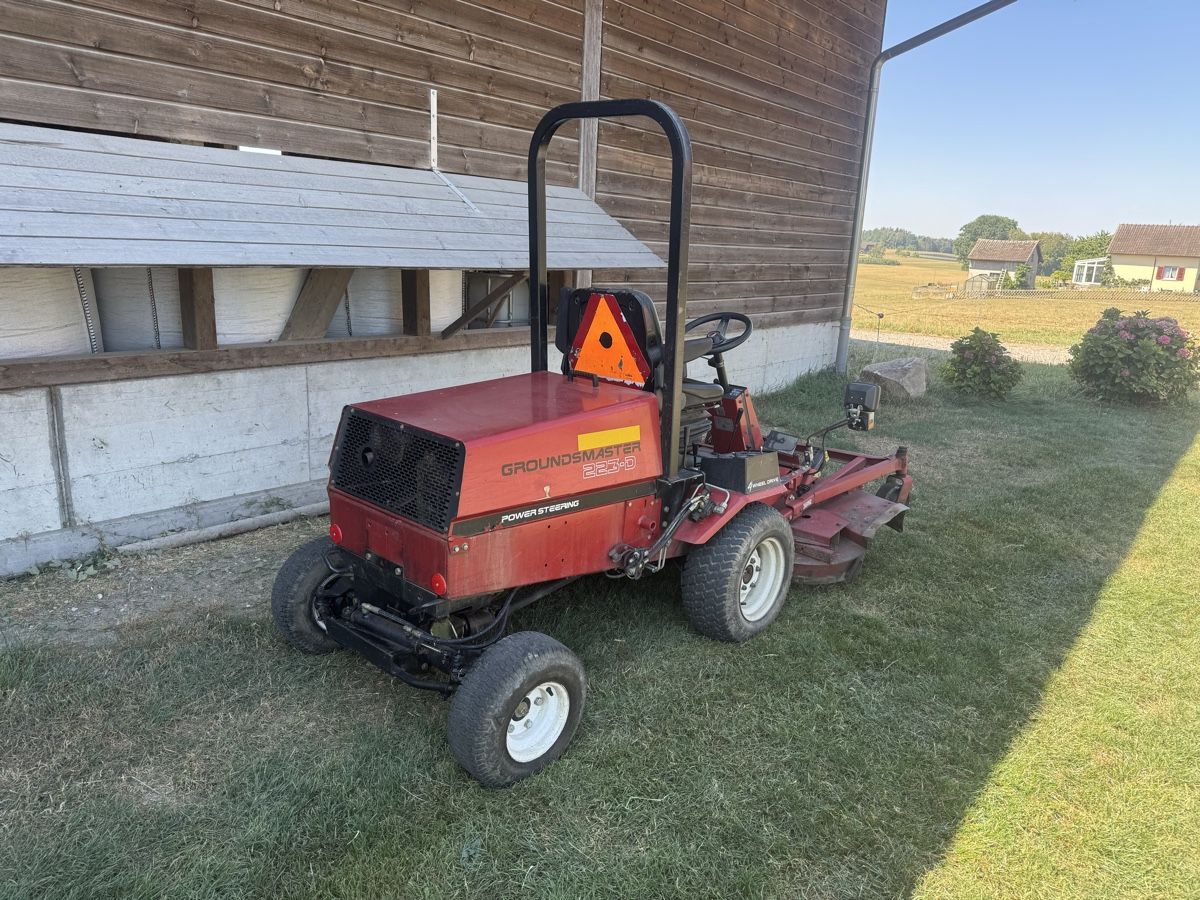 Toro Tagliaerba: Rasentraktor Toro Grundmaster 223D  – Usato da Winden venduto da farmalld439 1