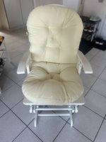 Schaukelstuhl weiss mit beigem Polster guter Zustand
