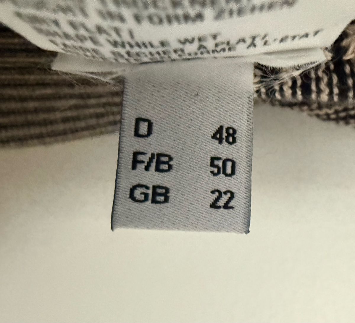 Madeleine Giacche: Madeleine Strickjacke – Nuovo (secondo la descrizione) da Abtwil SG venduto da Fcbayern1992 3