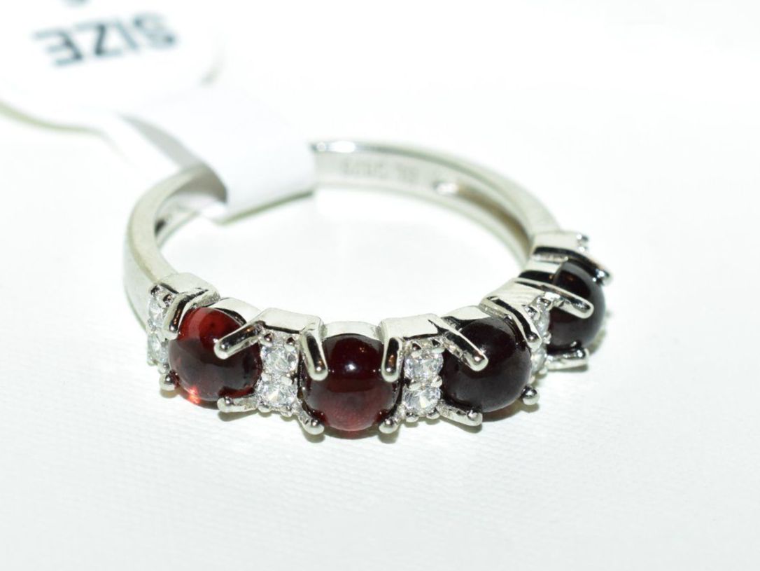 Anelli: Ring mit Granat aus Sterling Silber, 6.5 neu – Nuovo e nell'imballaggio originale da Laufen venduto da flowerfan