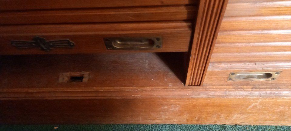 Armadi: Armoire d'archivage à stores – Usato da Ponts-de-Martel venduto da Henri-Louis 6