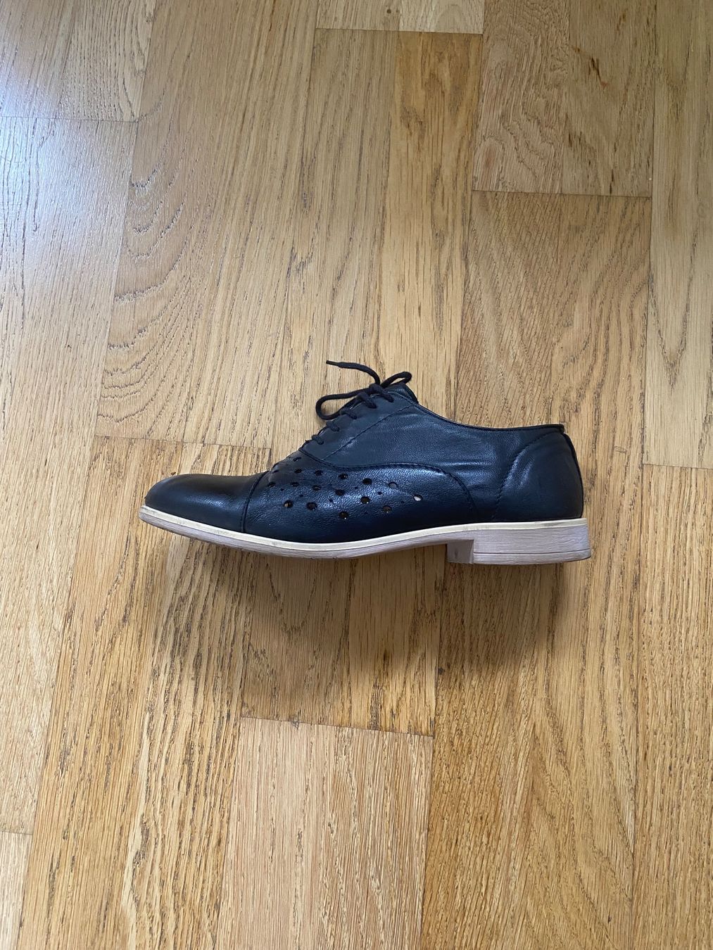 Damenschuhe: Eleganti scarpe stringate nere, numero 37 – Gebraucht aus Zürich von mon_wz9g 1
