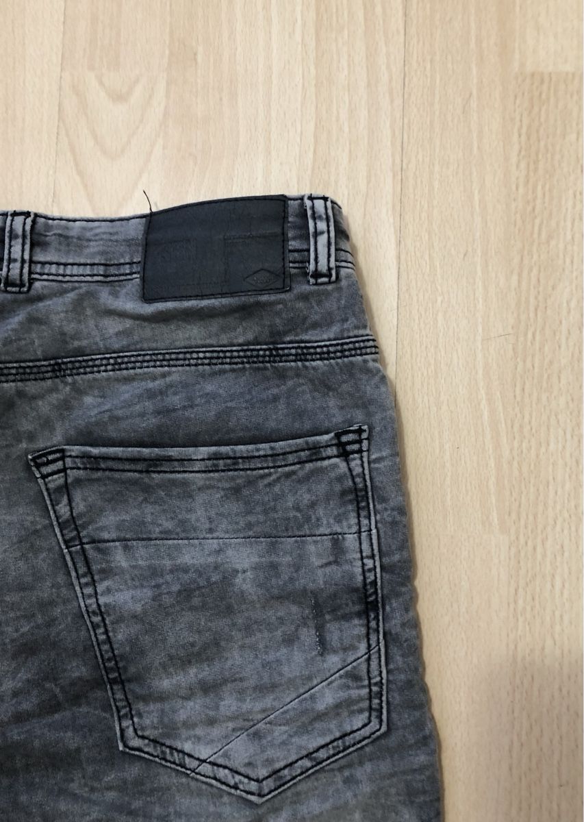 Jeans: Kurz Hose Gr.S – Usato da Chur venduto da vicky7 9