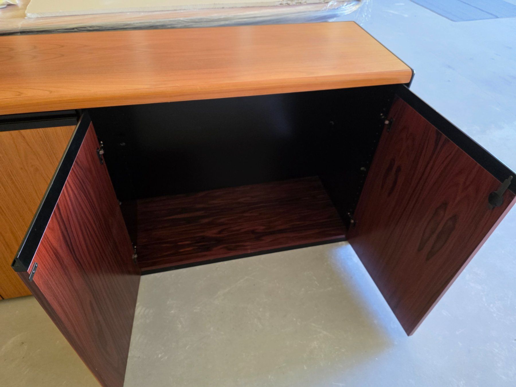 Cassettiere: Büro SideBoard  (sep. inserat Sitzungstisch lang oder rund) – Usato da Niederbuchsiten venduto da joe2065 1
