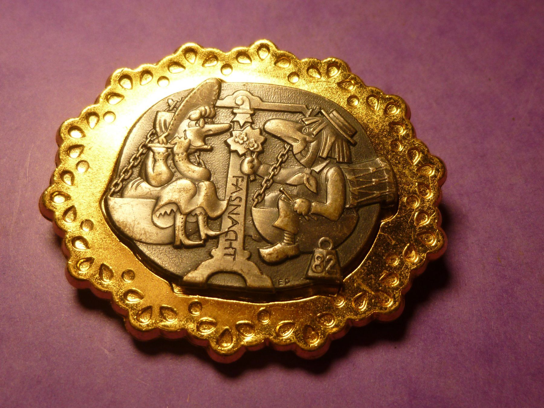 Plaketten & Abzeichen: BASEL 1982 GOLD – Gebraucht aus Ried (Muotathal) von Mandarin02