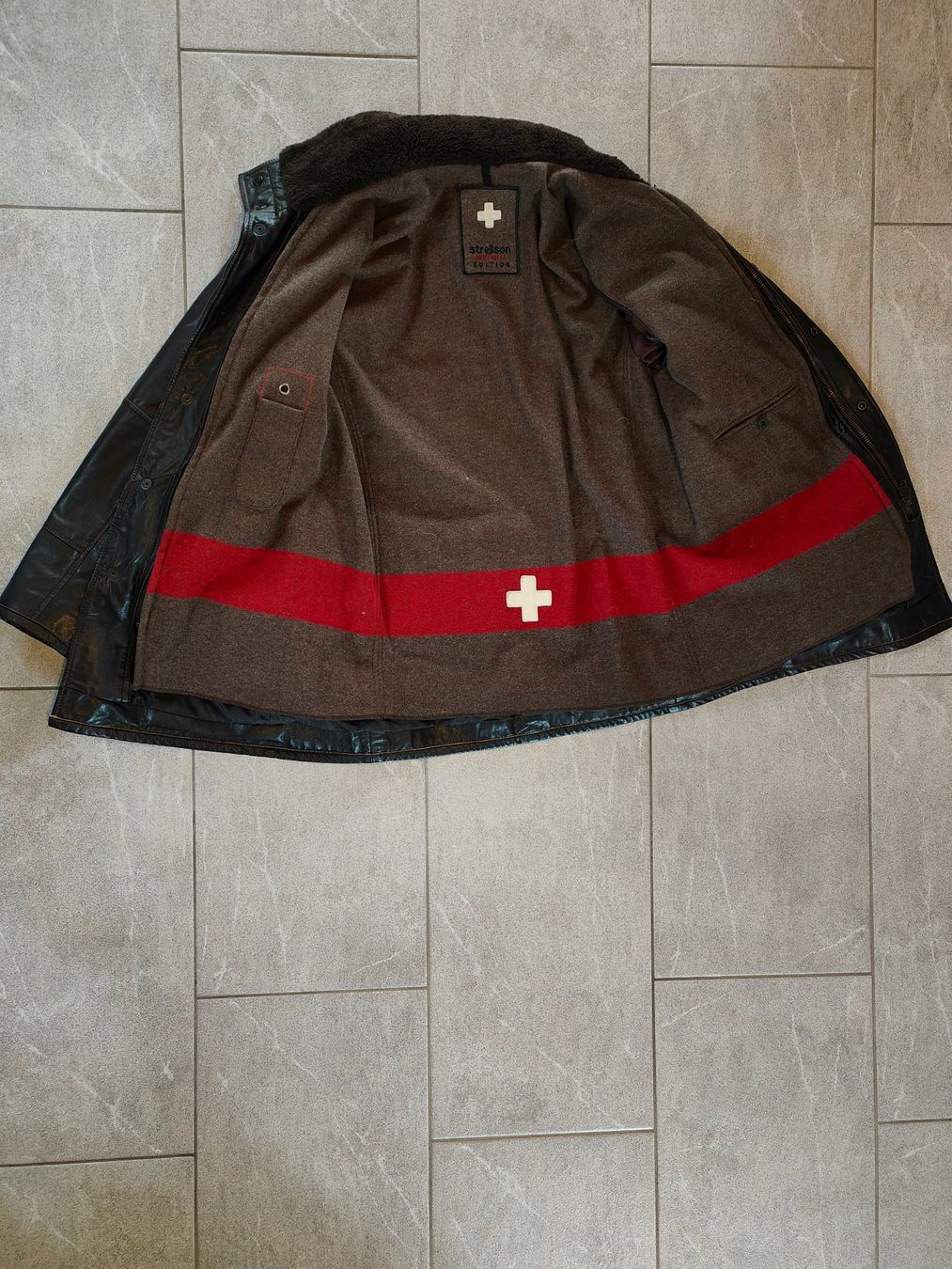 Strellson Giacche: Lederjacke Strellson "Swiss Cross" herausnehmb. Innenfutter – Usato da Mels venduto da velo-city 1