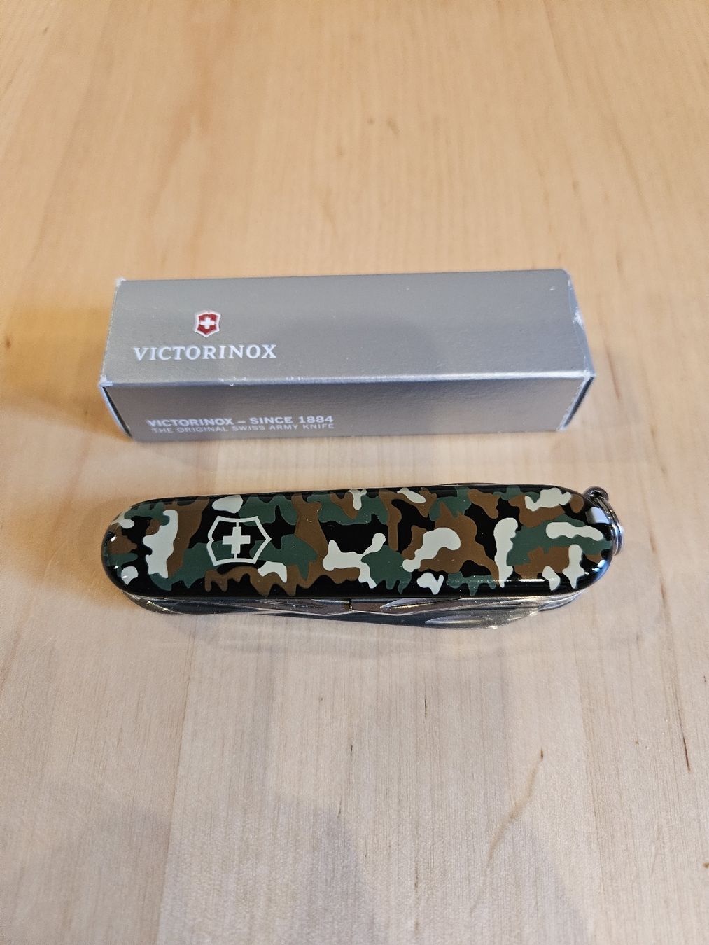 Victorinox Coltelli tascabile: Victorinox Huntsman Camouflage – Nuovo e nell'imballaggio originale da Berolle venduto da ford8830