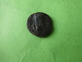 uralte Bronzemünze    18 mm     3.68 g