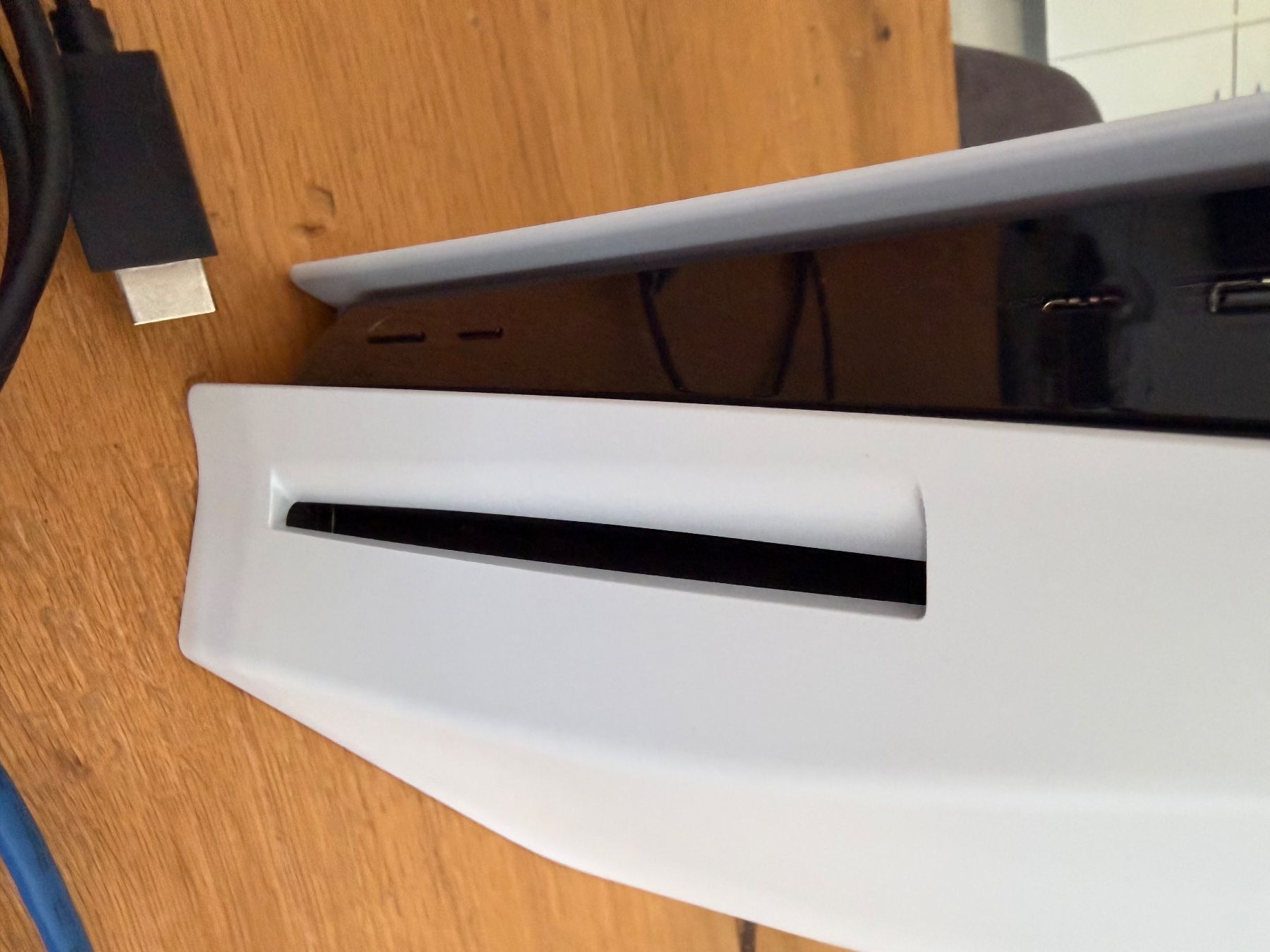 Sony Consoles: PlayStation 5 Disc Edition 825 GB + 2 Controller – D'occasion à Adliswil par chris.tsueri 2