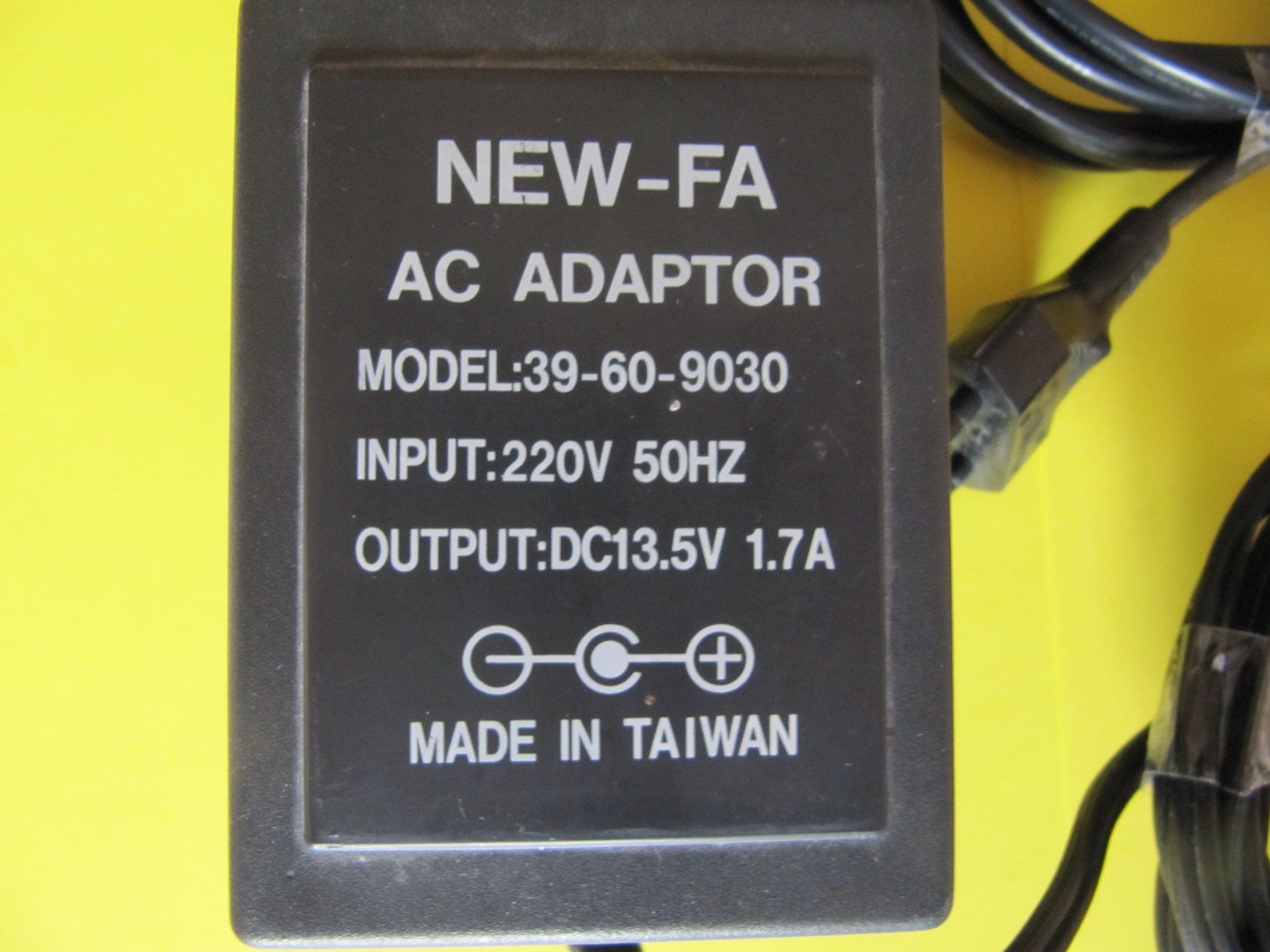 Unità & Adattatore: AC- ADAPTER  220V / 50 HZ  NEW-FA – Usato da Basel venduto da Kuba2 1