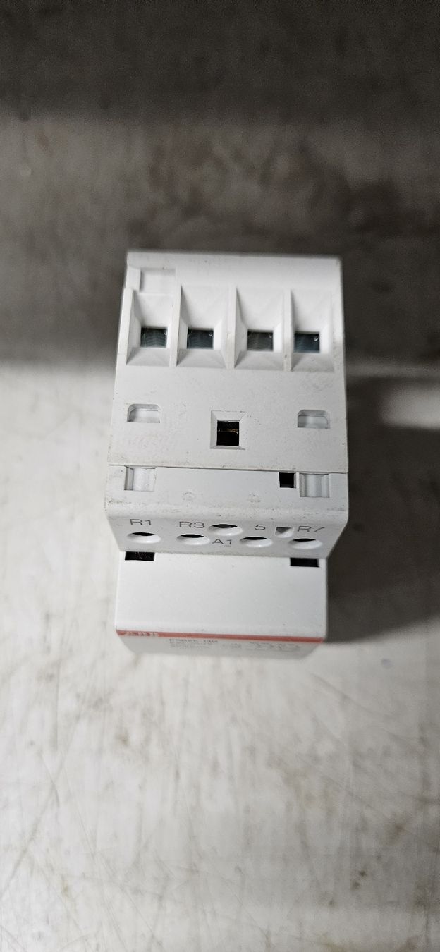 ABB Interruttori: ABB ESB25-13N Schütz – Usato da Baar venduto da Vel...Baar45 2