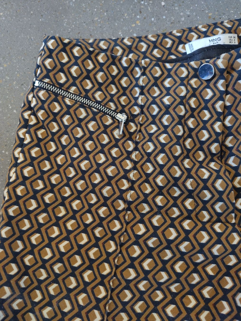 Mango Pantaloni: Gemusterte Hose – Usato da Zürich venduto da aurelie.99 1