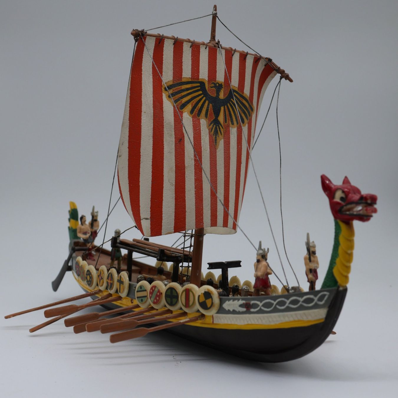 Wiking Kit di modellismo & Modellini statici: Schiffsmodell - Wikinger-Drachenschiff 30x7x19cm – Usato da Volketswil venduto da brockipfannenstil 5