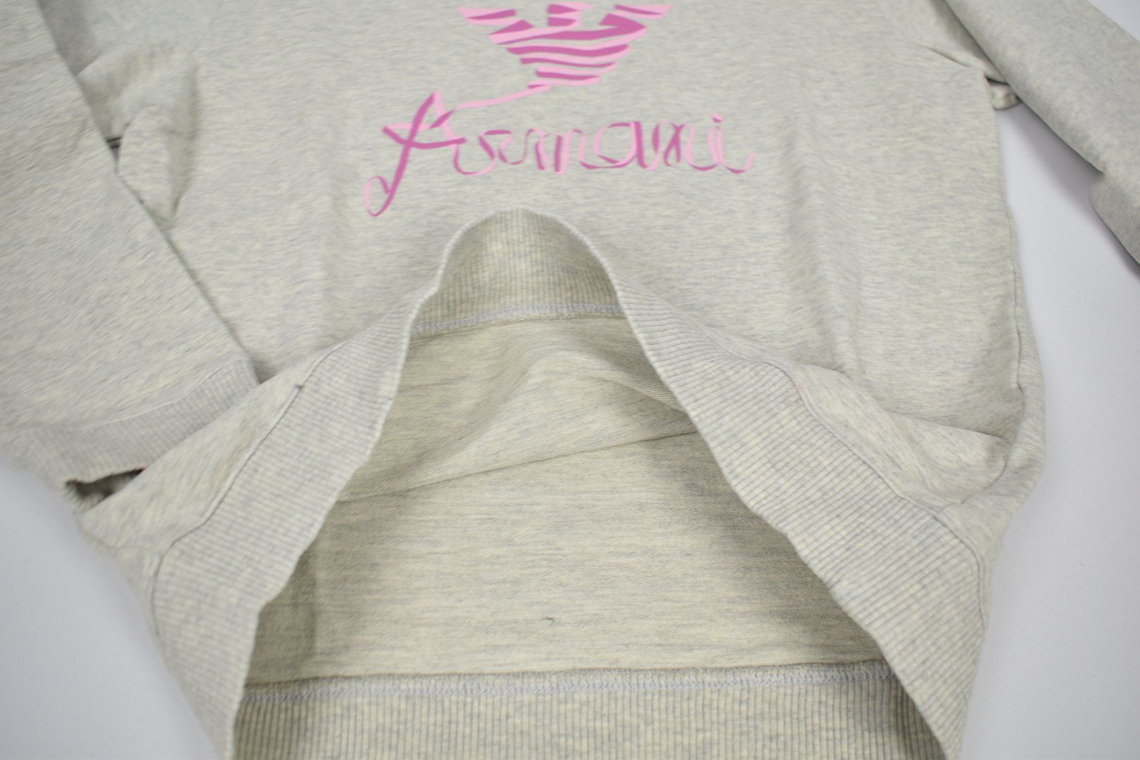 Armani Maglioni & Felpe: Armani Junior Sweatshirt, Mädchen, Gr.140 – Usato da Nürensdorf venduto da 2ND_STORY 2