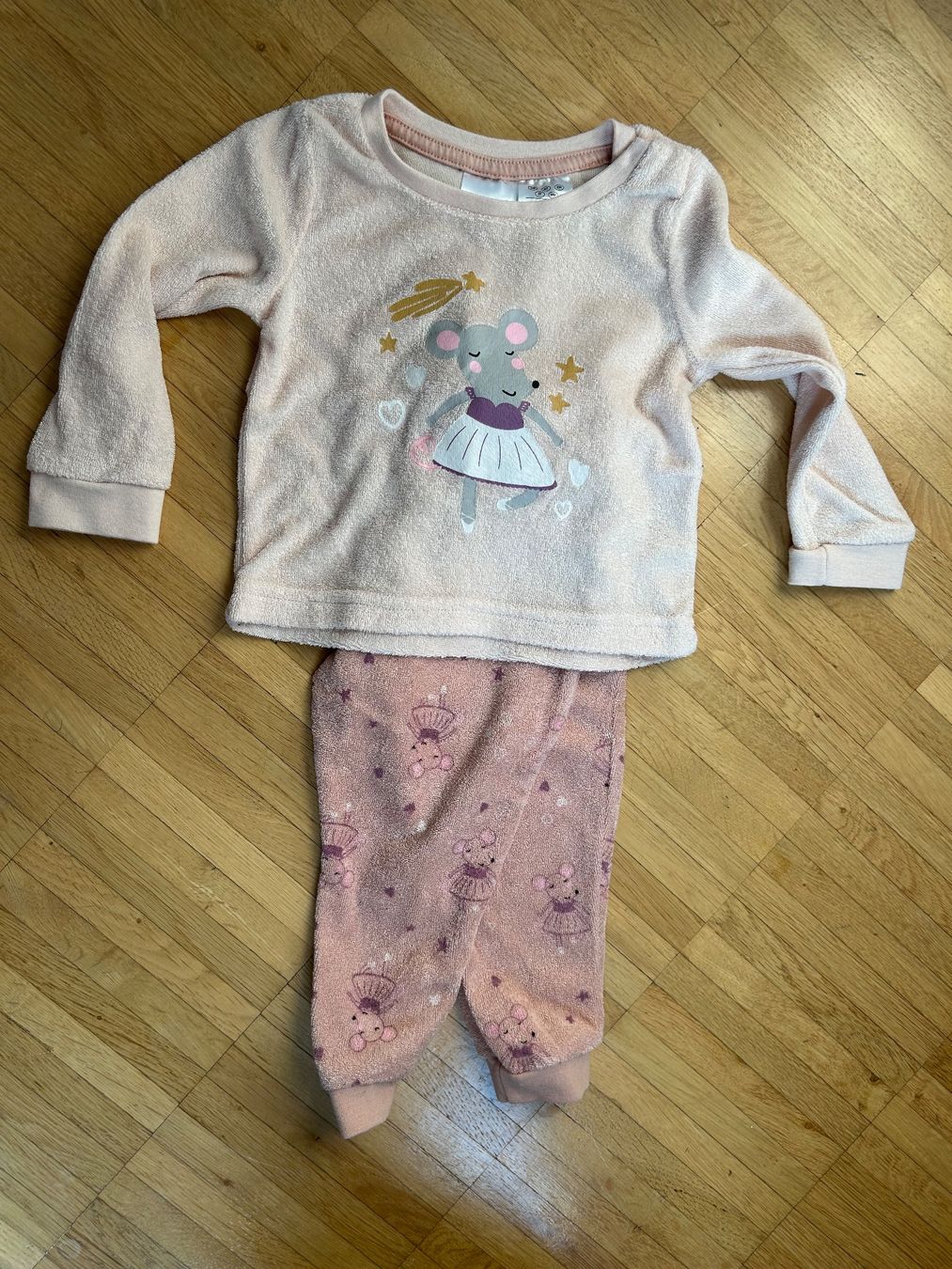 Lotti & Set di vestiti: Baby Pyjama Set – Nuovo (secondo la descrizione) da Zürich venduto da Ella_88 3