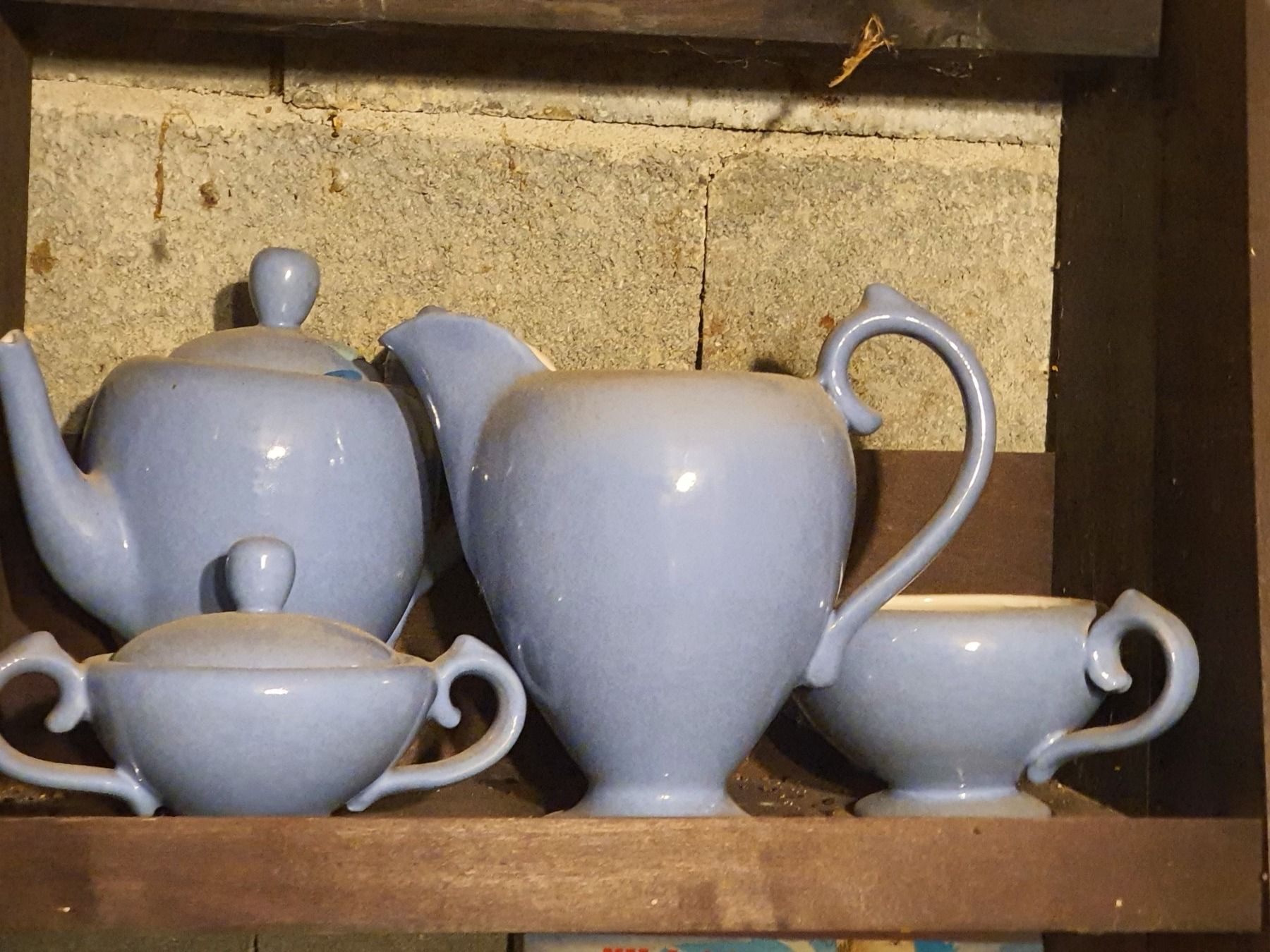 Set di piatti: Ensemble 4pieces  theiere, cafetiere, sucrier, pot, – Usato da DUGNY (-Leytron) venduto da Rdeny