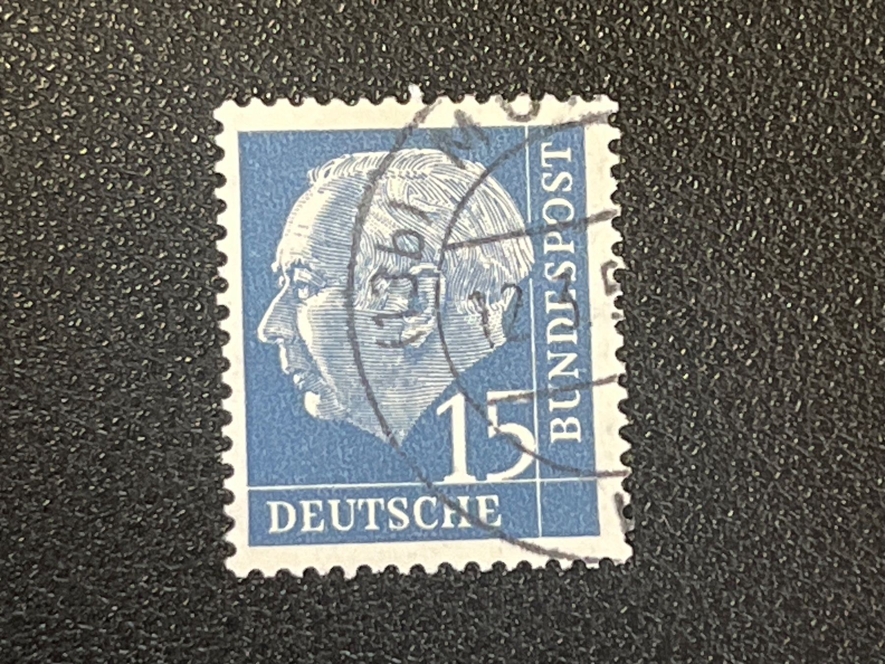 Tutti i francobolli: Deutschland Briefmarke – Usato da Chiasso venduto da AzenYa